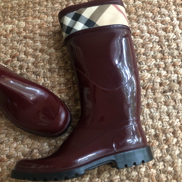 Burberry Nova Check Burgundy Wellies. Made in Italy. Size 37 - Picture 1 of 14